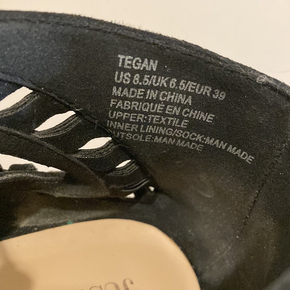 JustFab Black Wedge Sandals— Size 8.5 - Picture 9 of 9